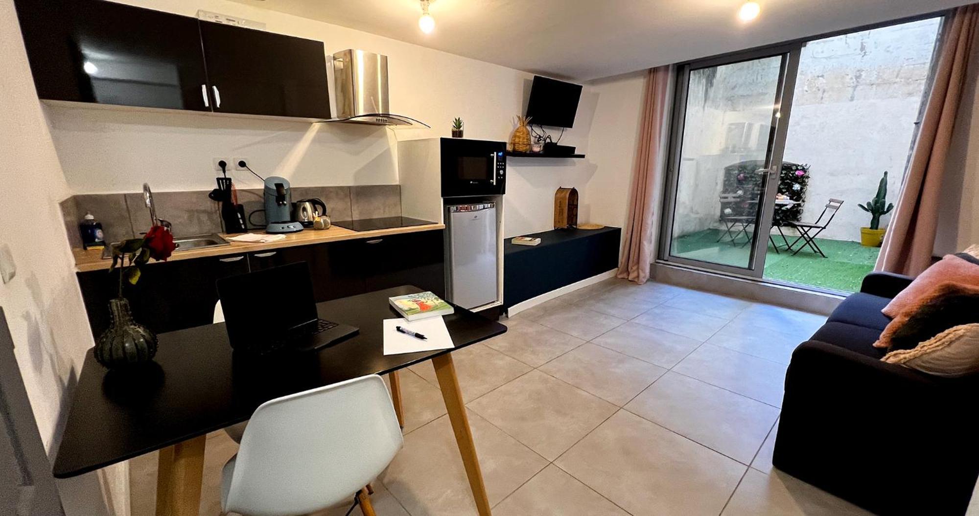 Hypercenter - Private Patio - Le Nid Du Palais ! Apartment Avignon