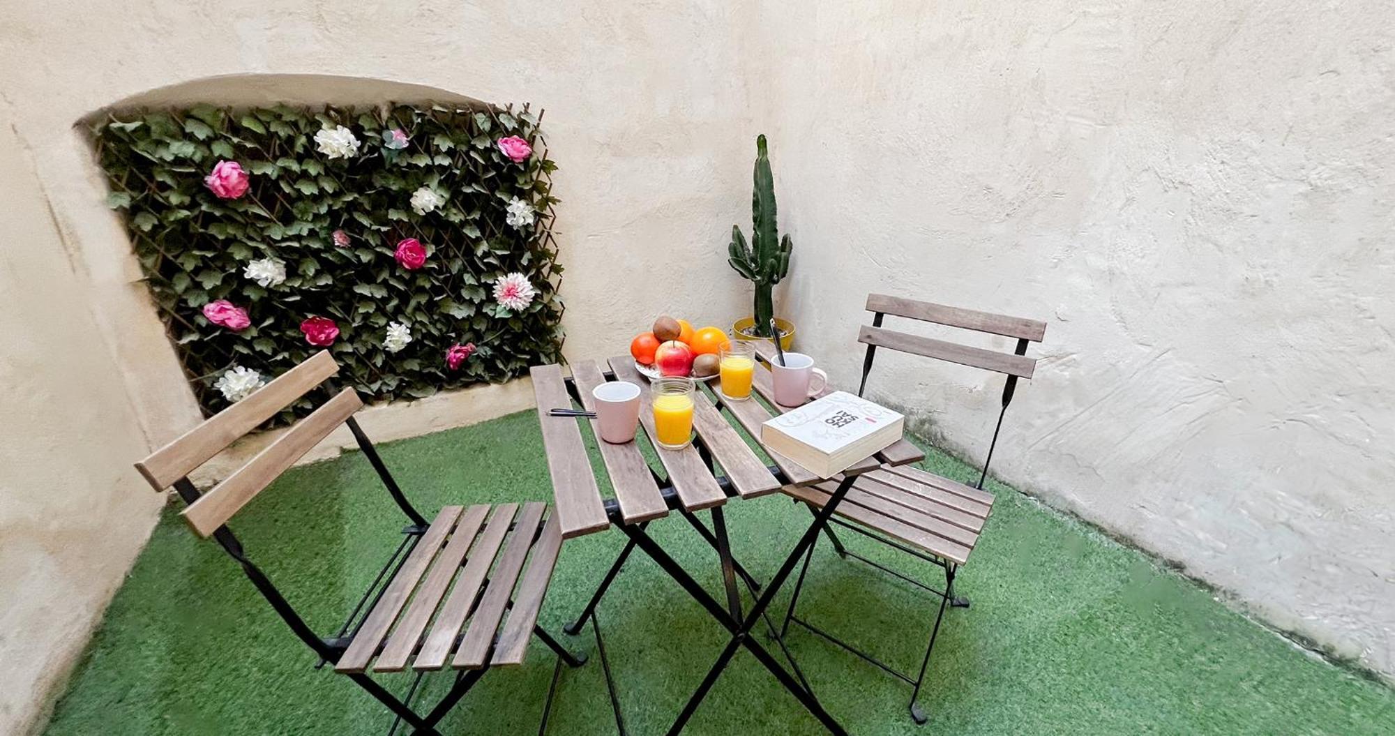 Apartment Hypercenter - Private Patio - Le Nid Du Palais !